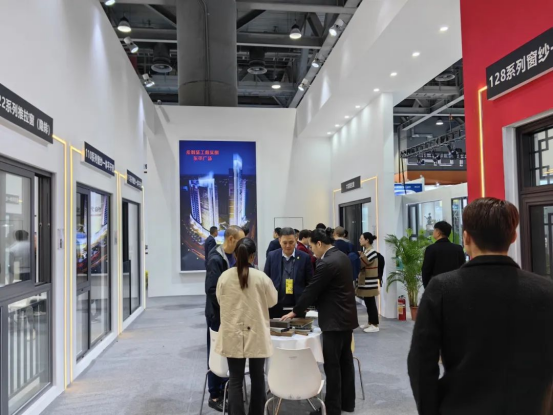 2024.03.14-“隐”领品质、聚焦色彩！永利坚参加第30届广州门窗展精彩回顾_1_16_translate_202507011552231347.png
